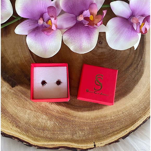 NWT Savvy Cie Sterling Silver Garnet Stud Earrings - Picture 3 of 9